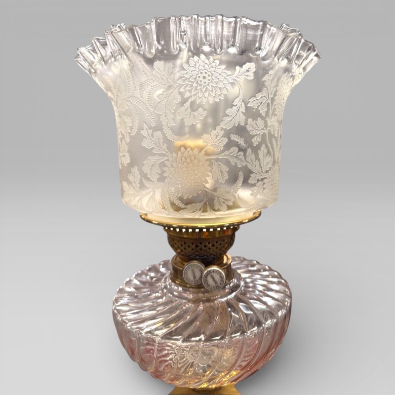 Antique Victorian Duplex Etched Glass Tulip Shade Oil Lamp With Brass Column - Image 5